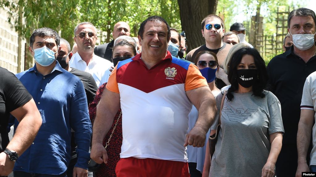 Gagik Tsarukyan & Naira Zohrabyan