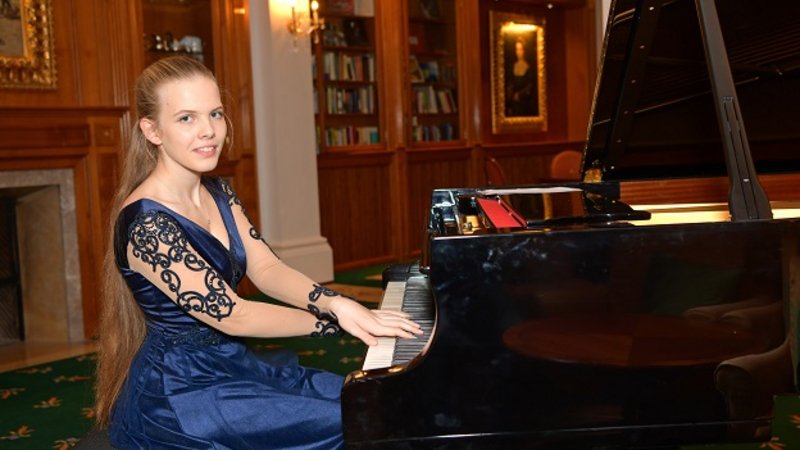 Armenian Pianist Yeva Gevorgyan Wins Grand Prix At The Chicago International Music Competition.