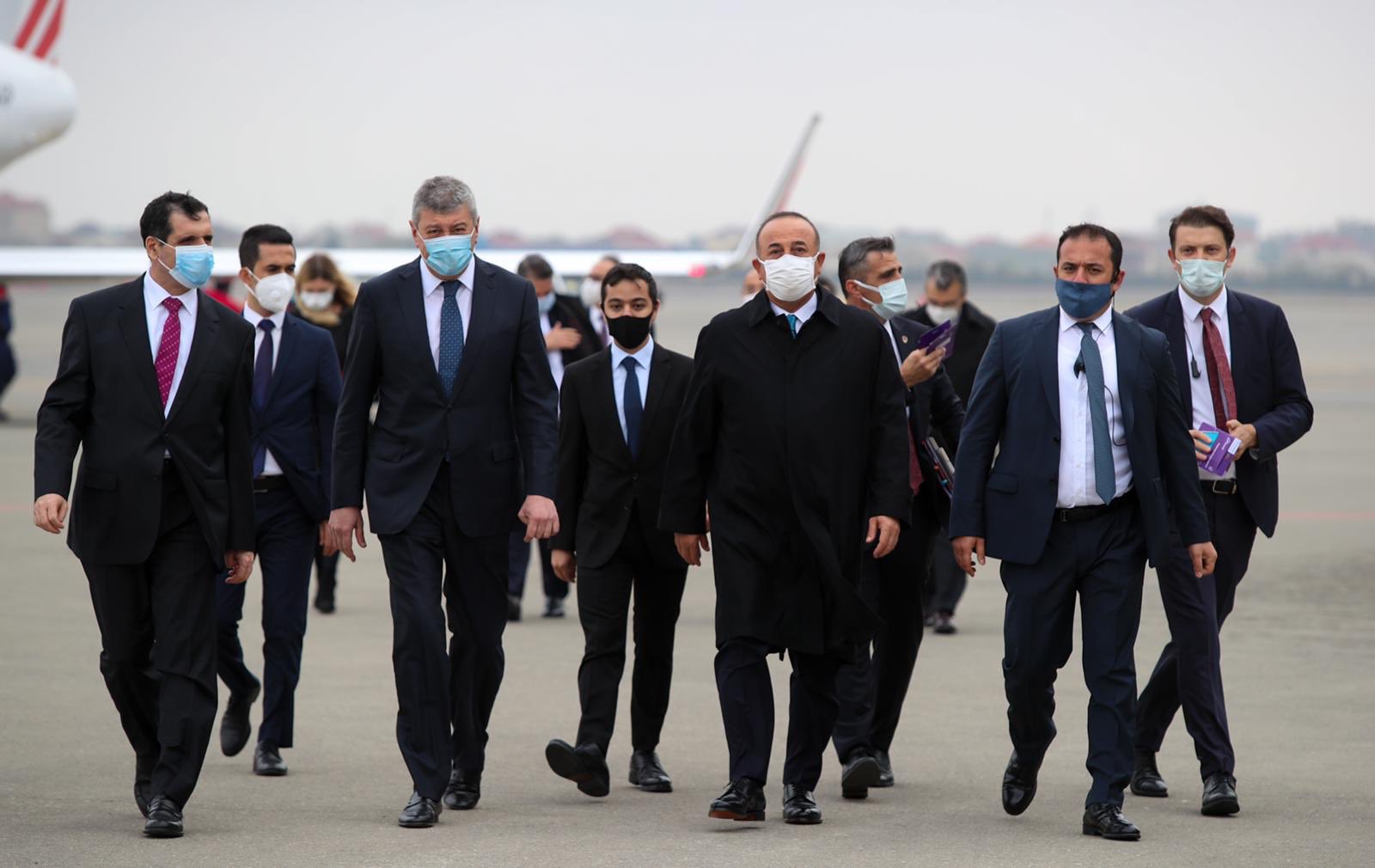 Turkish Foreign Minister Mevlüt Çavuşoğlu Arrives In Baku To Discuss The Ongoing Artsakh War With Azeri Authorities.
