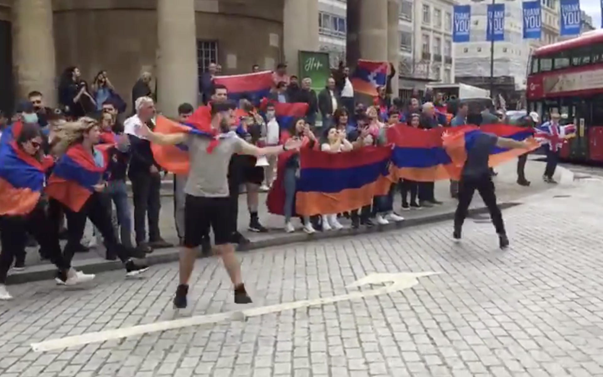 BREAKING NEWS: Azerbaijanis Attack Armenians During Protest In London, England.